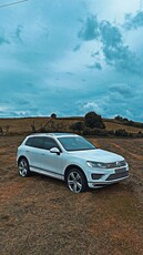 2016 - Volkswagen Touareg Automatic