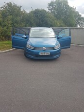 2016 - Volkswagen Touran Automatic