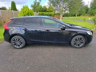 2016 - Volvo V40 Manual