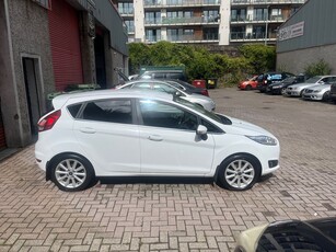 2017 - Ford Fiesta Manual