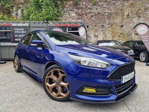 2017 - Ford Focus Manual