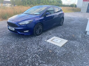 2017 - Ford Focus Manual