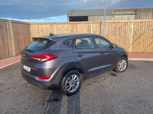 2017 - Hyundai Tucson Manual