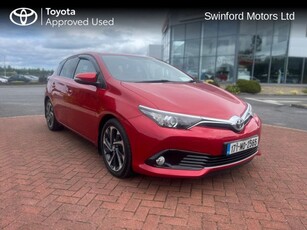 2017 - Toyota Auris Manual