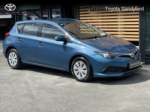 2017 - Toyota Auris Manual