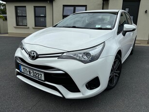 2017 - Toyota Avensis Manual