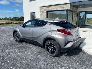 2017 - Toyota C-HR Manual