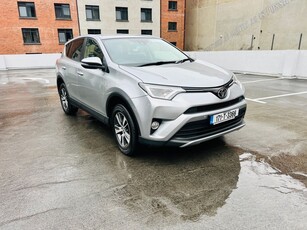 2017 - Toyota RAV4 Manual