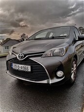 2017 - Toyota Yaris Manual