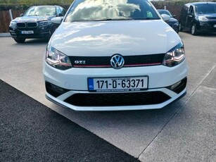 2017 - Volkswagen Polo Automatic