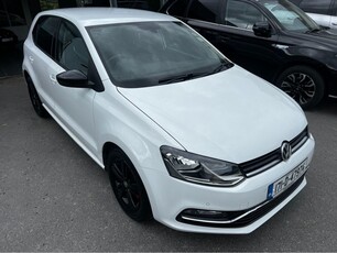 2017 - Volkswagen Polo Manual