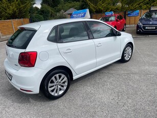 2017 - Volkswagen Polo Manual