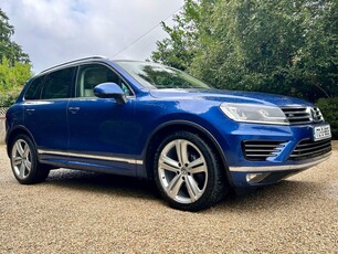 2017 - Volkswagen Touareg Automatic