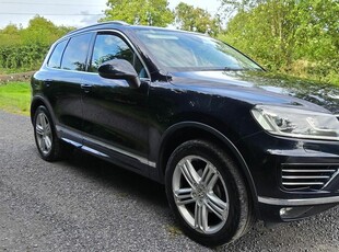 2017 - Volkswagen Touareg Automatic