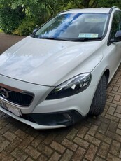 2017 - Volvo V40 Manual