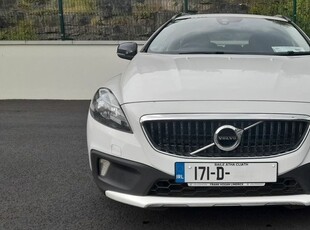 2017 - Volvo V40 Manual