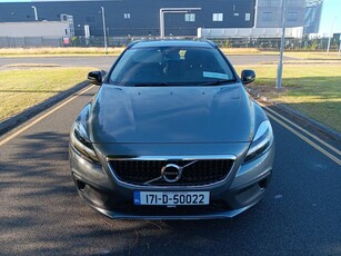 2017 - Volvo V40 Manual