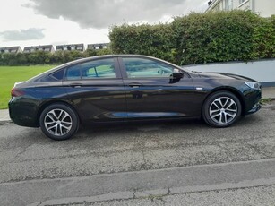 2018 - Opel Insignia Manual