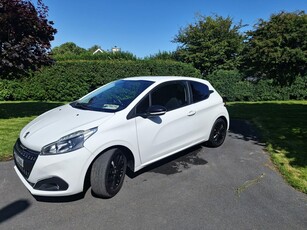 2018 - Peugeot 208 Manual