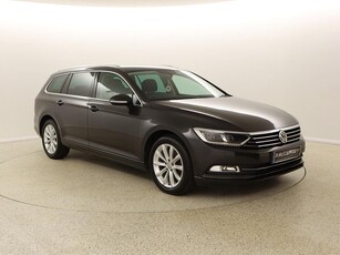 2018 - Volkswagen Passat Manual