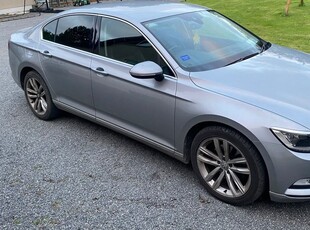 2018 - Volkswagen Passat Manual