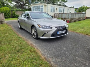 2019 - Lexus ES Automatic