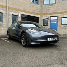 2019 - Tesla Model 3 Automatic