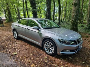 2019 - Volkswagen Passat Manual