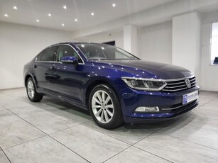 2019 - Volkswagen Passat Manual