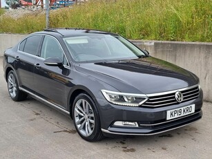 2019 - Volkswagen Passat Manual