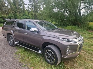 2020 - Mitsubishi L200 Manual