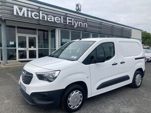 2020 - Opel Combo Manual