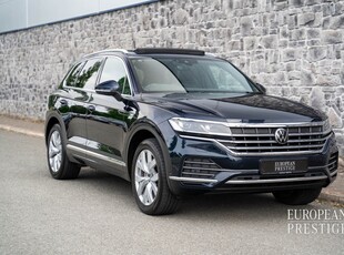 2021 - Volkswagen Touareg Automatic