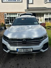 2021 - Volkswagen Touareg Automatic