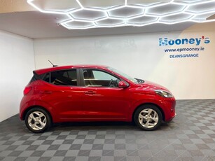 2022 - Hyundai i10 Automatic