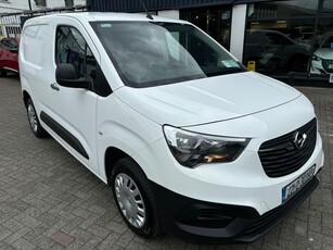 2022 - Opel Combo Manual