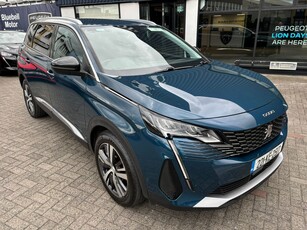 2022 - Peugeot 5008 Manual