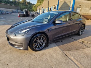 2022 - Tesla Model 3 Automatic