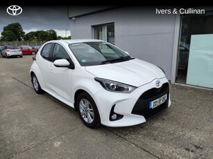 2022 - Toyota Yaris Manual