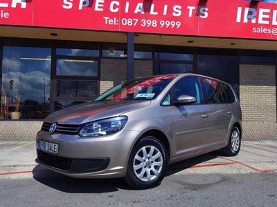 2012 - Volkswagen Touran Manual