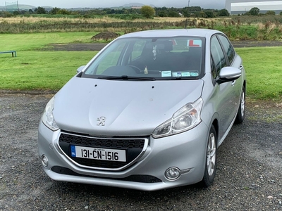 2013 - Peugeot 208 Manual