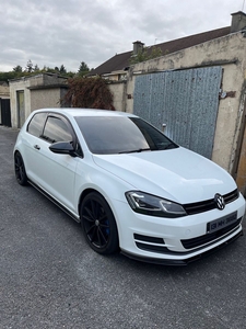 2013 - Volkswagen Golf Manual