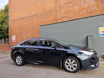 2016 - Toyota Avensis Manual