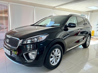 2017 - Kia Sorento Manual