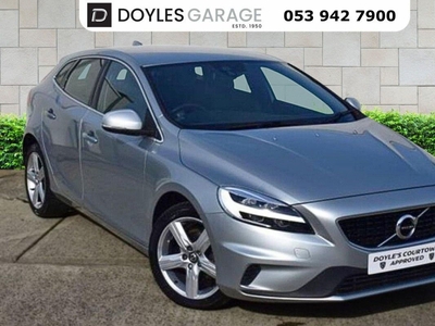 2018 - Volvo V40 Manual