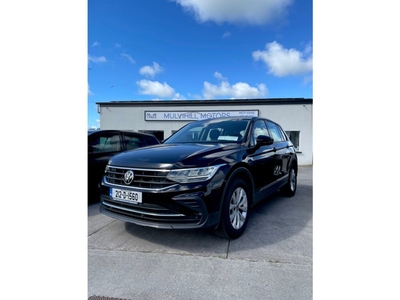 2021 - Volkswagen Tiguan Manual