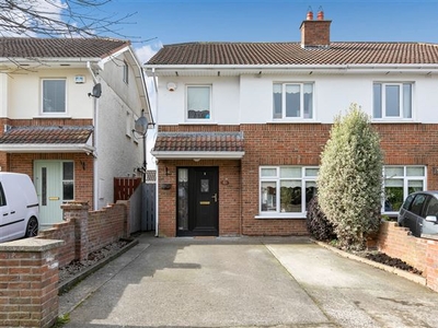 17 Woodstown Parade, Knocklyon, Dublin 16