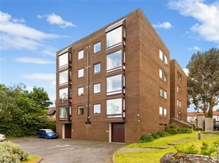 16 Gowran Hall, Ballygihen Avenue, Sandycove, County Dublin