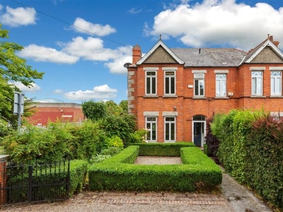 6 holyrood park, sandymount, dublin 4 d04dt82