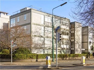 6 Lynton Court, Merrion Road, Ballsbridge, Dublin 4